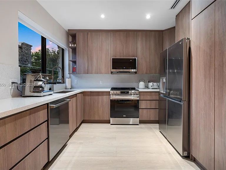 1663 SW 13th St — Photo 57