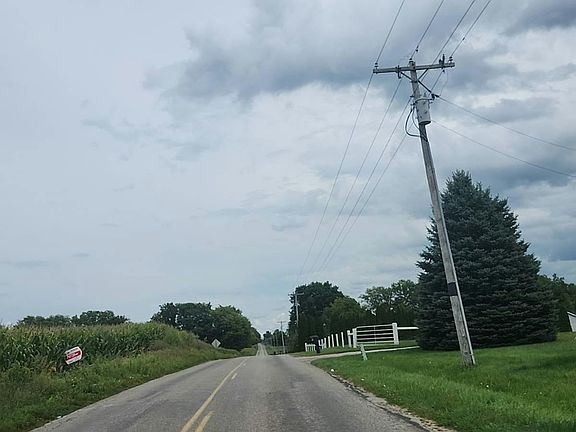 5th image of 858 E Perry Rd