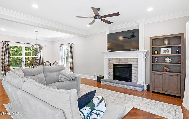 5th image of 339 Greene Road