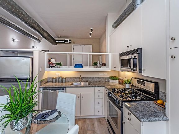 5th image of 334 Santana Row APT 216