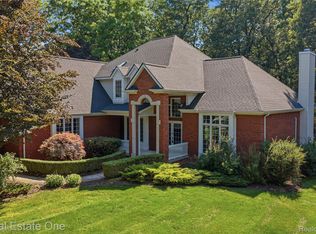 472 Timbermill Ln, Howell, MI 48843