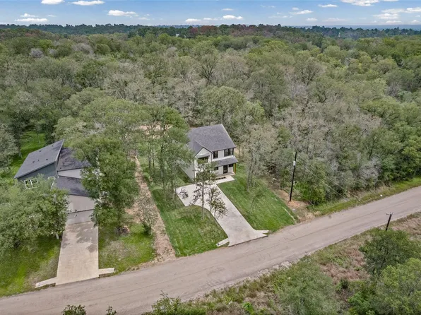 191 Heleakala Dr, Bastrop, TX 78602