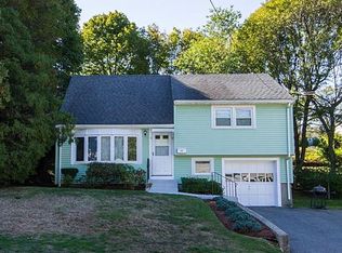 49 Ravenswood Rd, Waltham, MA 02453