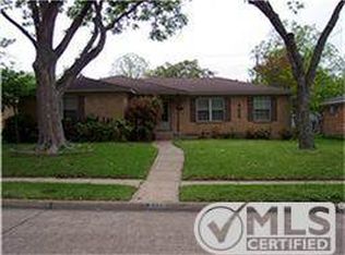 8406 Van Pelt Dr, Dallas, TX 75228