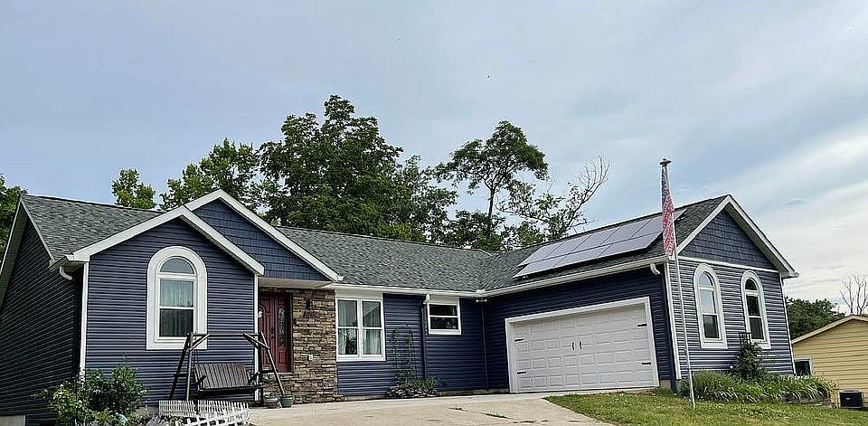 2nd image of 1103 Sunset Dr