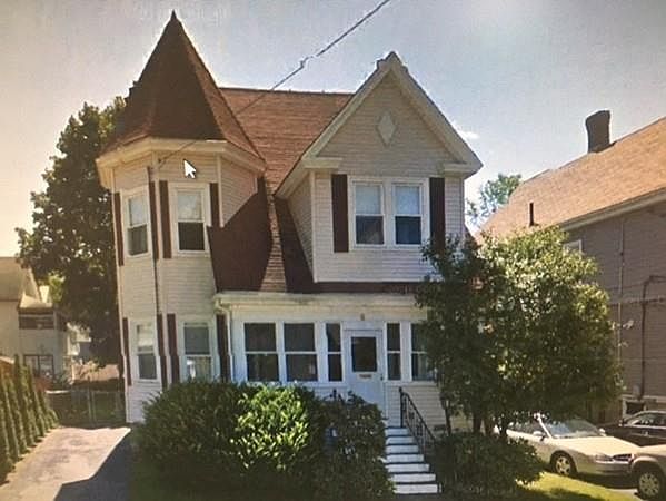 2nd image of 8 Ivory St
