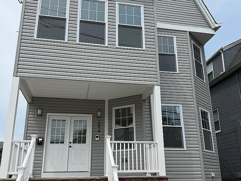 1st image of 256 Berkeley Ave #2