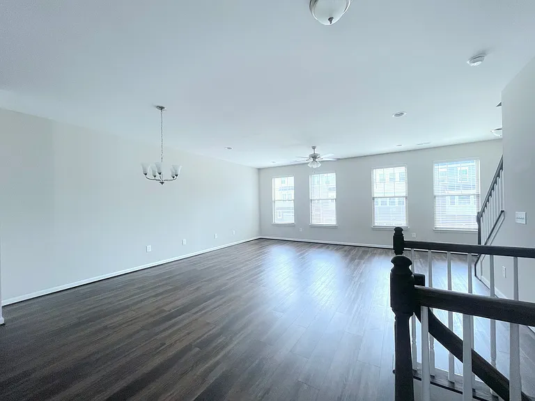 825 Grafton Peak Ln — Photo 2