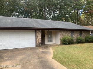 145 W Woodcrest Dr, Jackson, MS 39212