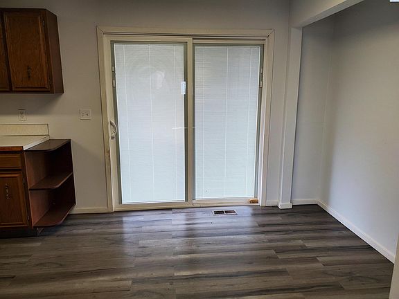 3rd image of 801 NW Crescent Ave