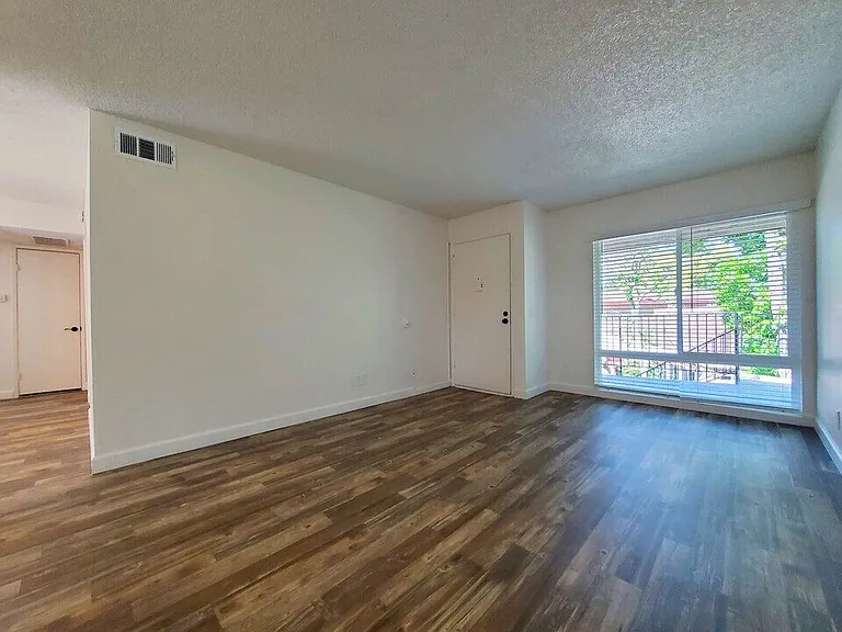 Alpine Terrace Apartments — Photo 18