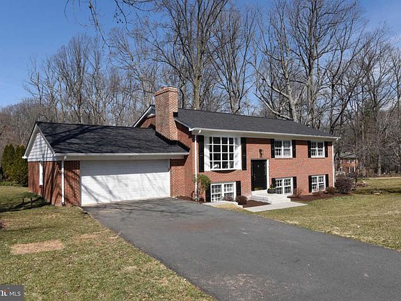 2nd image of 3385 Hickory Hills Dr