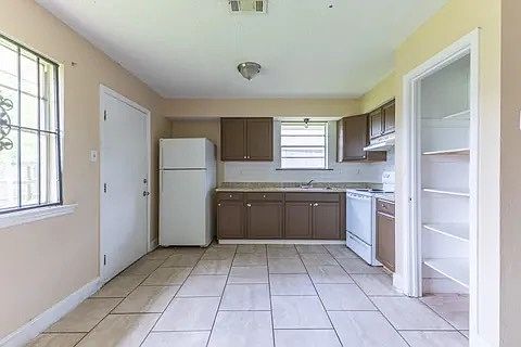 5th image of 8023 Arcadia Ln