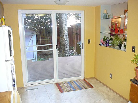Breakfast nook with access to deck
