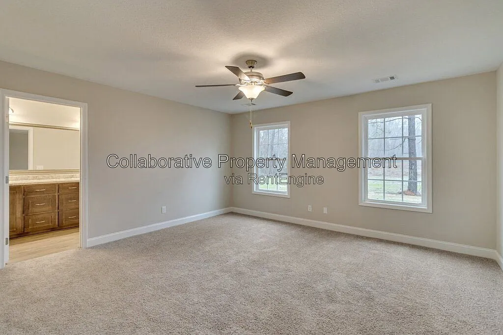 4 bed, 2.0 bath, 1848 sqft, $2,400 — Photo 4