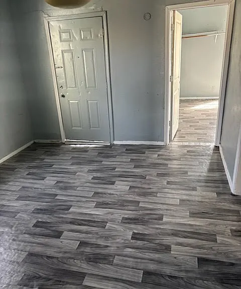551 E Southcross Blvd — Photo 16