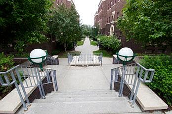 4th image of 2116 Leavenworth St #2019-101