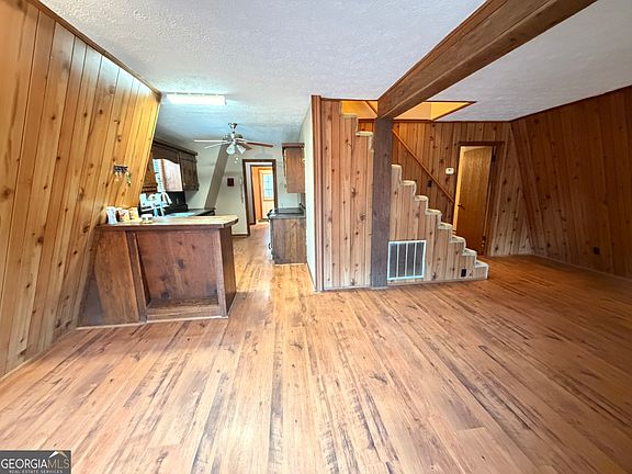 5th image of 524 Williams Rd