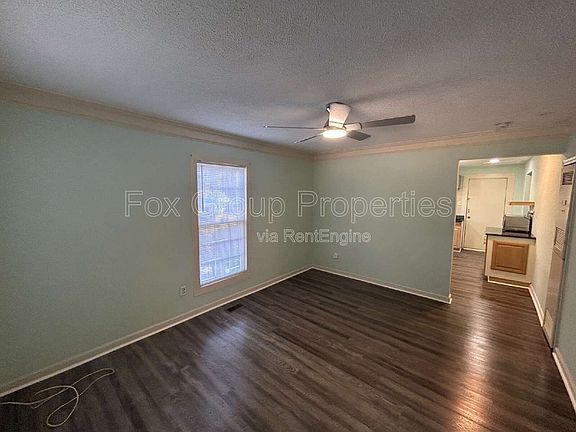 4th image of 177 S Maple St