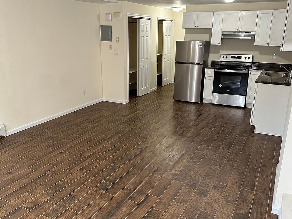 1st image of 26 Sylva Ln #26
