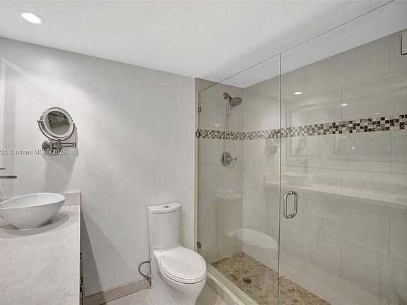 4th image of 3700 Galt Ocean Dr APT 303
