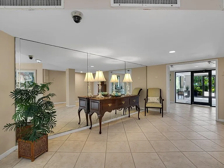 1815 Mooringline Dr #2E — Photo 33