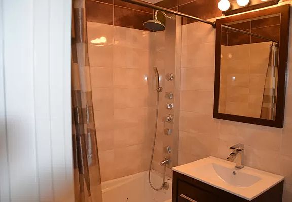 5th image of 10-30 Neilson St #1