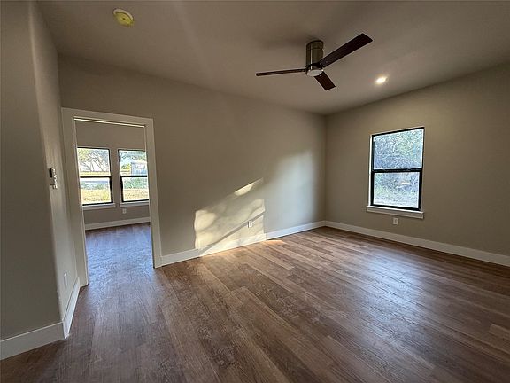 4th image of 4024 Life Dr