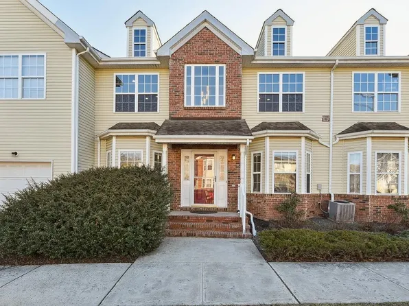 194 Pinelli Dr, Piscataway, NJ 08854