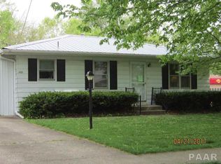 605 E 4th St, Delavan, IL 61734