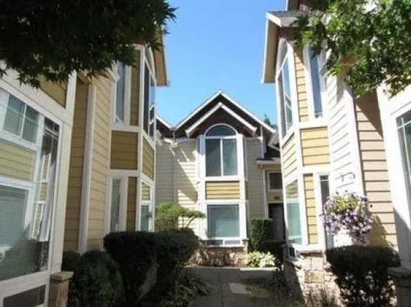 561 NE Roberts Ave, Gresham, OR 97030