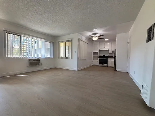 1315 N Columbus Ave. Photo 1