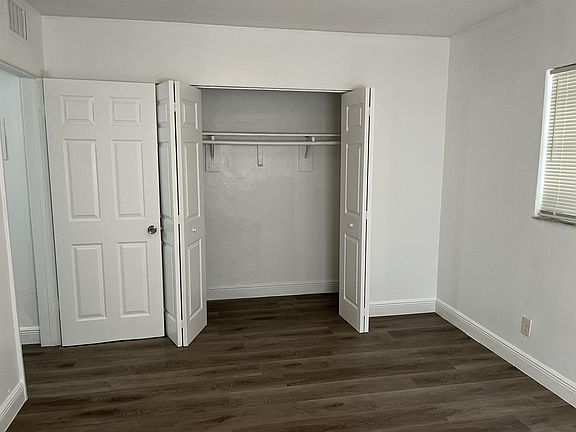 4th image of 1916 SW 11th St APT 3