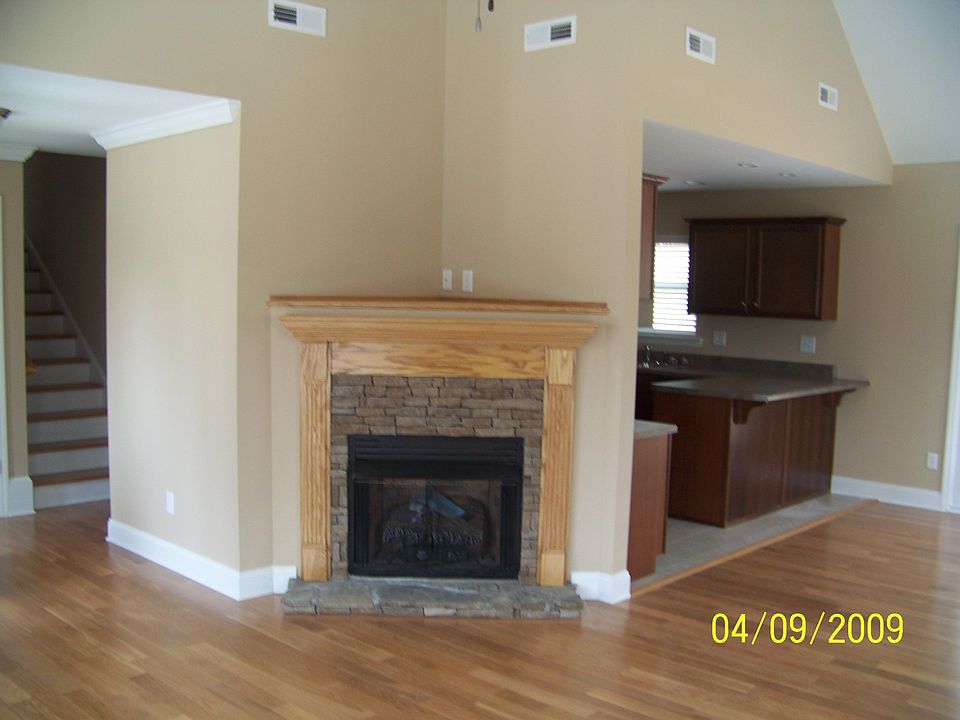2nd image of 1437 Palisades Rd