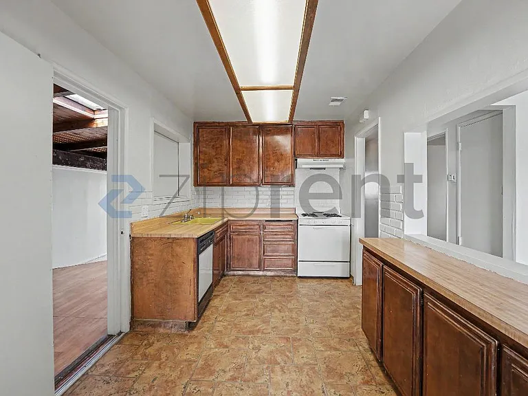 44302 Kirkland Ave — Photo 8