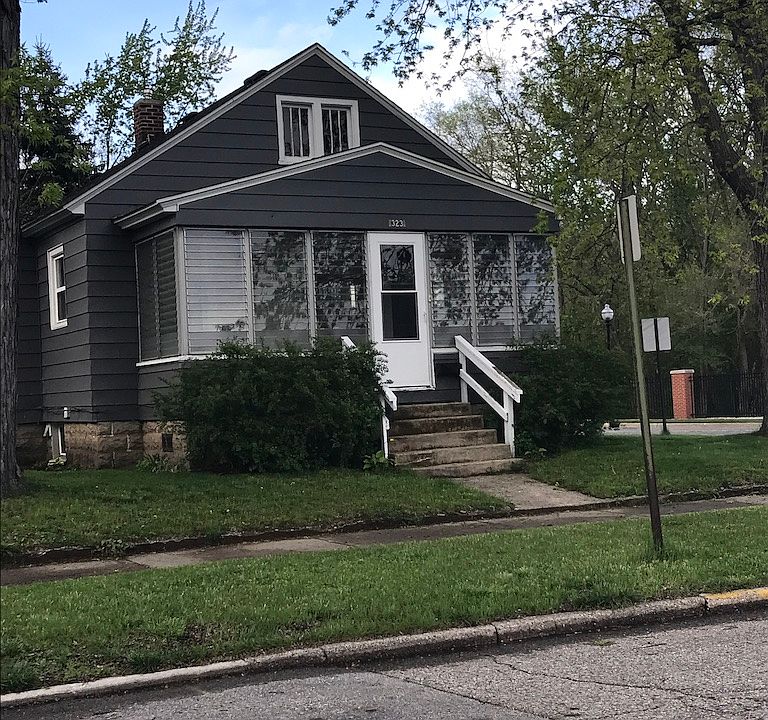 Front view of house from 13th street
