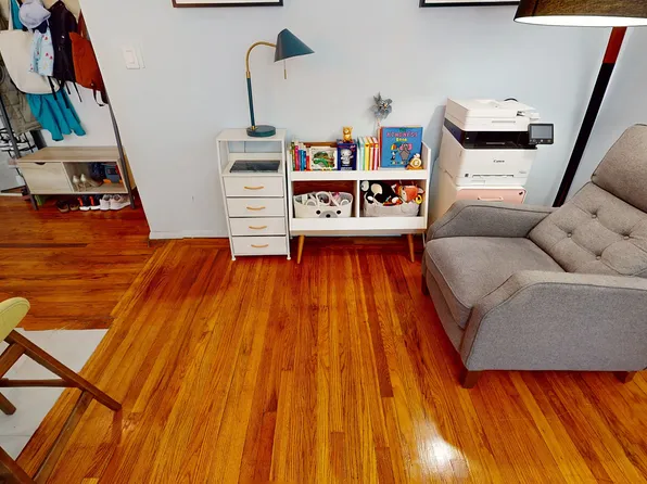 43-10 48th Avenue image 13 of 38