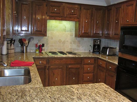 4th image of 2413 Ables Dr