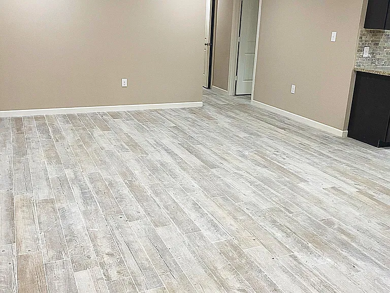 65 Jordan Dr — Photo 2
