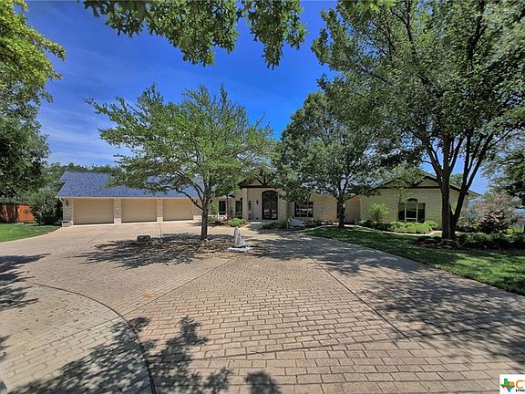 3rd image of 5001 Lago Vista Dr