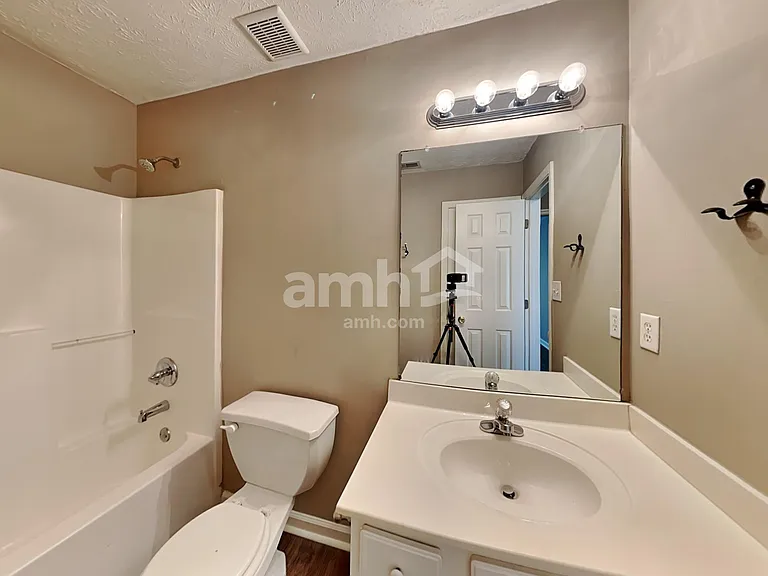 1300 Wilkes Crest Dr — Photo 15