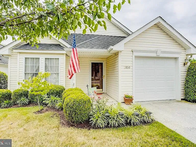 1856 Melvor Ln photo 1