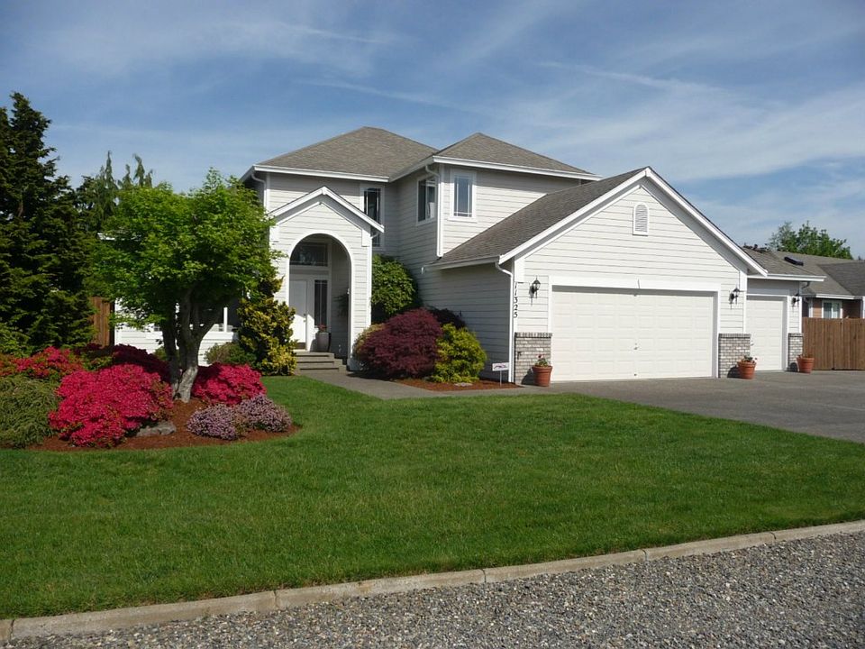 1st image of 11325 217th Ave E