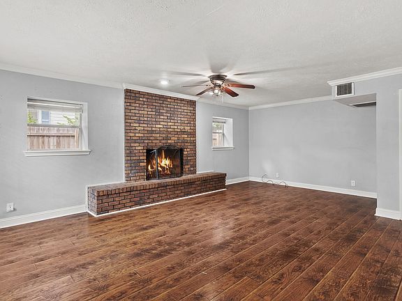 4th image of 3418 Main St