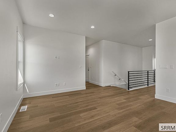 5th image of 504 Jayce Ave