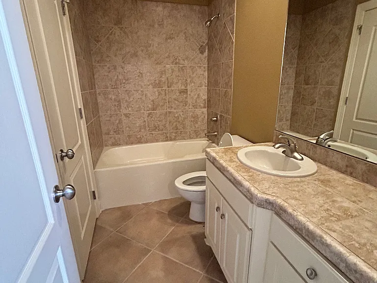115 Noyant Dr — Photo 20