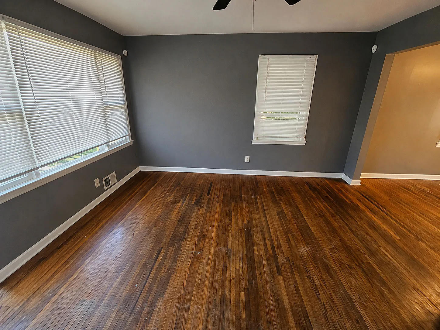 3 bed, 1040 sqft, $1,695 — Photo 2