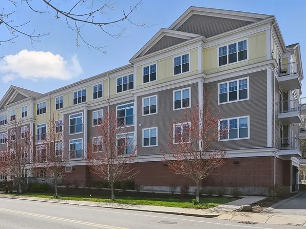 130 Tremont St #407, Melrose, MA 02176