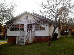 118 Neal St, Randleman, NC 27317