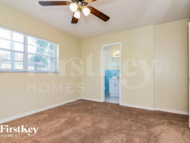 4818 W Bay Villa Ave — Photo 9